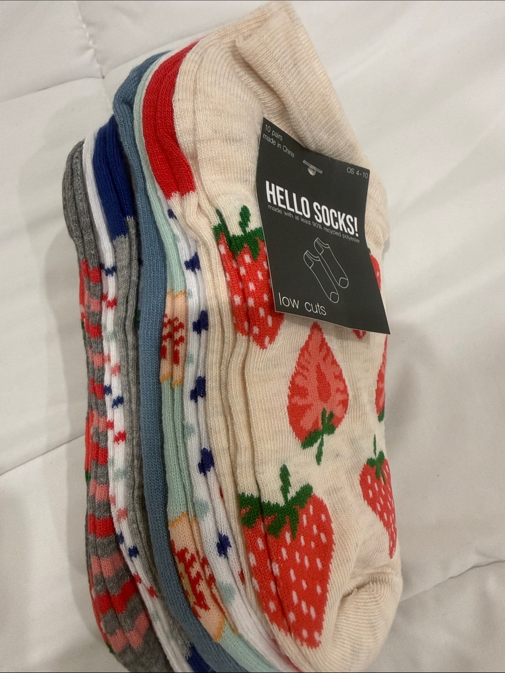 Women's Low-Cut Strawberry Print Socks - Cream/Red (10 Pack)